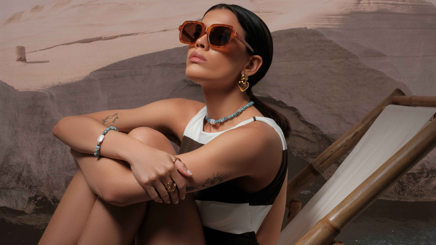 Jewelery set with blue gemstone