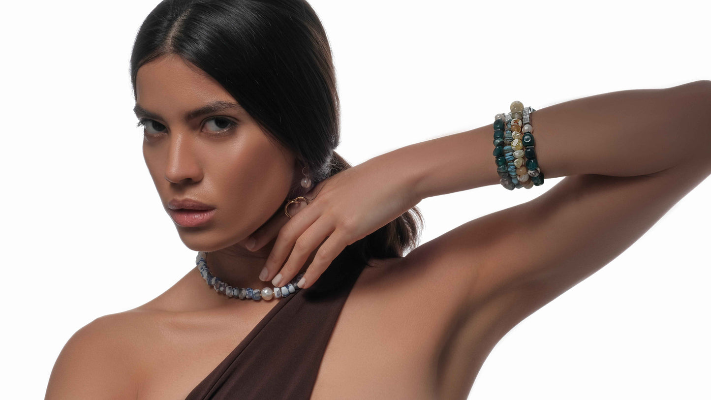 Bracelets with 3 colored gemstones