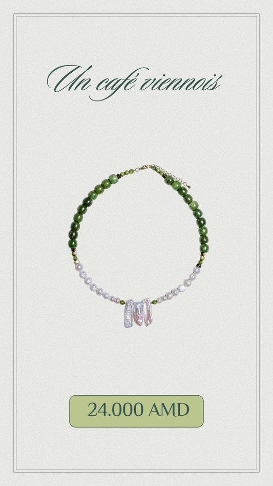 Un cafe viennois necklace